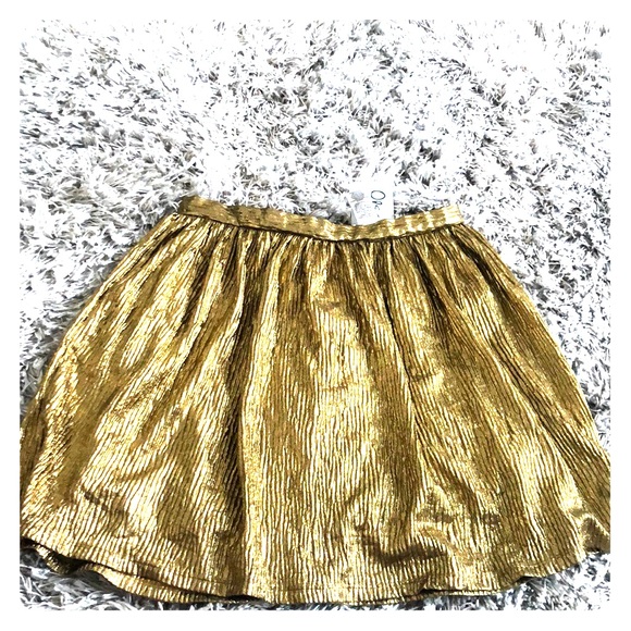 Olsenboye Dresses & Skirts - NWT Olsenboye Gold mini skirt size 7